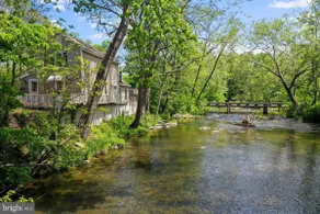 Peaceful Retreat on Creekside - Image 3