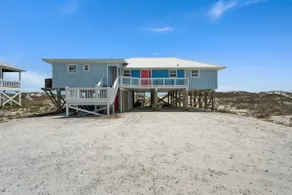 Mai Tide – Recently Renovated Classic Beach Hous - Image 4