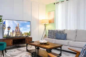 Vibrant Themed Home Prime Location - Image 2