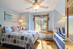 Pool and walking distance to bars and restaurants! - Image 4