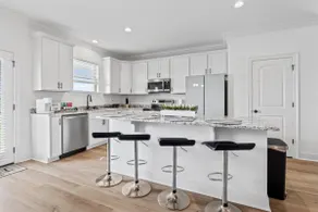 Hideaway Spot Where Southern Charm Stays - LT7950 - Image 4