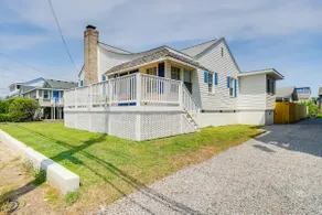 Carolina Beach Home w/ Private Deck: Walk to Shore - Image 3