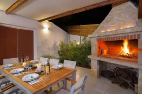 Brač Villa near sea with Heated Pool & Home Cinema - Image 4