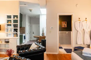 Lux King Bed Studio - Image 2