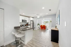 Waterfront Nook! 4 mins to Beach+ Kayaks - Image 4