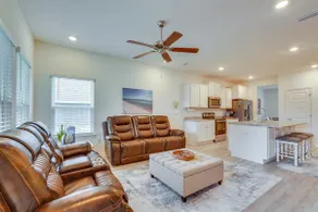 Spacious Freeport Home w Deck & 2 Living Areas - Image 5
