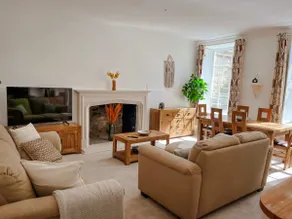 Garden flat in period property. Centrally located - Image 3