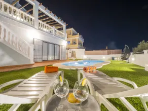 Cubo's Villa Gabriela / Gratis Wifi / Privat pool / Jacuzzi - Image 4