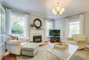 Historic & Charming Pittsboro Home w/ Fireplaces - Image 3
