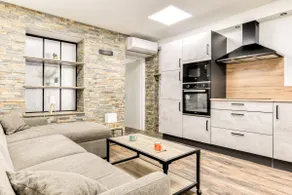 Palais Side • Air Conditioning • Netflix • Ground Floor - Image 5