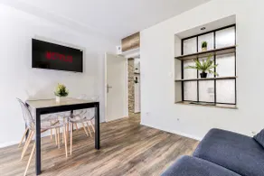 Palais Side • Air Conditioning • Netflix • Ground Floor - Image 2