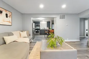 Modern 4BR Retreat Near MDW | LCP Collection - Image 5