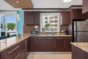 Blue Water View | Breathtaking 2 bedroom apartment with amazing water views! - Image 5