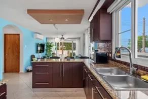 Blue Water View | Breathtaking 2 bedroom apartment with amazing water views! - Image 4