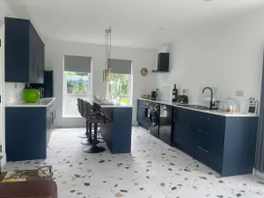 Sunset Cottage - Sleeps 6 - Parking - Garden - Image 2