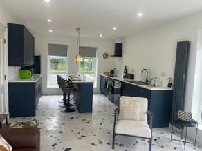 Sunset Cottage - Sleeps 6 - Parking - Garden - Image 3