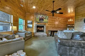 Sunrise Vista Lodge - Mountain Views & Fireplaces! - Image 2