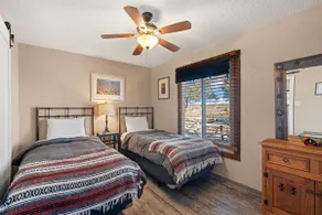 Fort Marcy 33 | Walk to Plaza | Kiva Fireplace | Full Kitchen | Hot Tub | Pool | Single Level - Image 3