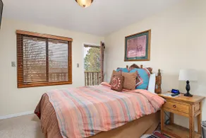Fort Marcy 16 | Walk to Plaza | Kiva Fireplace | Full Kitchen | Hot Tub | Pool | 2 Levels - Image 4