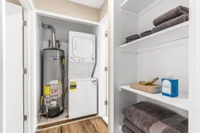 Modern & Cozy 1BR Upper Flat | King Bed + Laundry - Image 5
