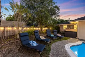Grand Family Oasis – pool + game room - Image 4