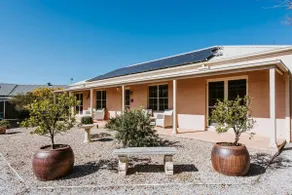 'Pebble Lane Cottage' A Charming Mudgee Stay - Image 4