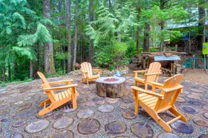Adorable A-Frame Cabin, Steps to Lake Cushman! - Image 2
