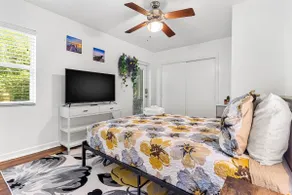 Floral Oasis: A Whimsical and Charming Ambiance! - Image 5