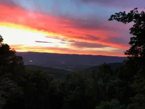 Sleeps 12 · Group Retreat, Hot Tub & Views - Image 2