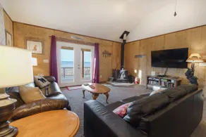 Sleeps 12 · Group Retreat, Hot Tub & Views - Image 5