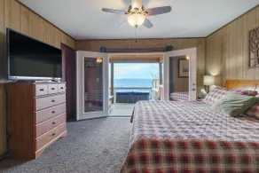 Sleeps 12 · Group Retreat, Hot Tub & Views - Image 4
