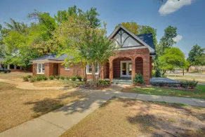 Walk to Bergfeld Park: 1928 Azalea District Home - Image 3