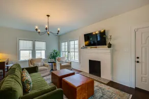 Walk to Bergfeld Park: 1928 Azalea District Home - Image 4