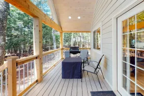 Dog-Friendly Lakefront Getaway with Dock & AC - Image 5