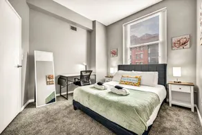 Modern 1B in Heart of Downtown • Pool & Spa • Gym - Image 2
