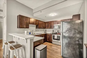 Modern 1B in Heart of Downtown • Pool & Spa • Gym - Image 3