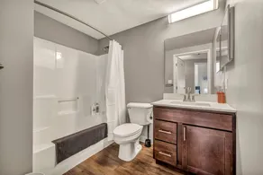 Modern 1B in Heart of Downtown • Pool & Spa • Gym - Image 4