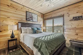 Chic Treehouse Cabin with View - Image 5