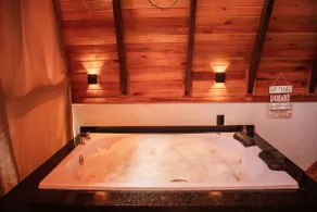 Swiss Chalet with Hydromassage - Pousada Sestrem - Image 3