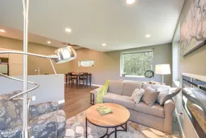 Walk to Lake Superior & Beach: Modern Retreat - Image 5