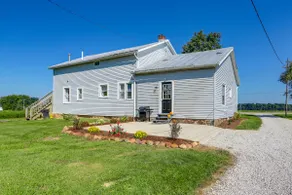 Cozy Greenwich Vacation Rental w/ Fire Pit - Image 3