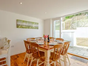 4 bed in Lulworth CHRIC - Image 2