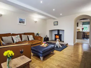 4 Bed in Worcester oc-75601 - Image 2