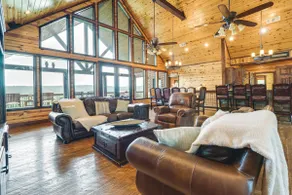 Cabin w/ Game Room & Hot Tub in Broken Bow! - Image 2