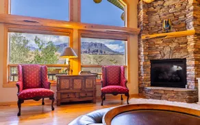 AJ's Outpost- Mountain Views, Family Retreat - Image 5