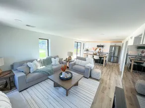 The Upper Deck - Image 2