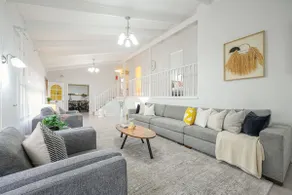Charming 5BR in Beecroft With Gym Near Epping - Image 3
