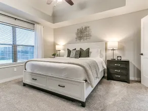 Stunning 4 Bed in Yukon! - Image 4