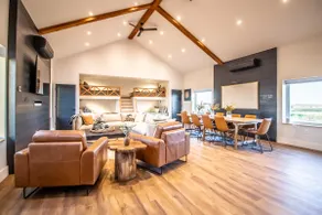 2 Unit Farmhouse-Ranch+Bunk House,Quiet-sleeps 12 - Image 3
