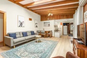 Husky Hangout by Book Jervis Bay - Close to everything - Pet Friendly - Image 2